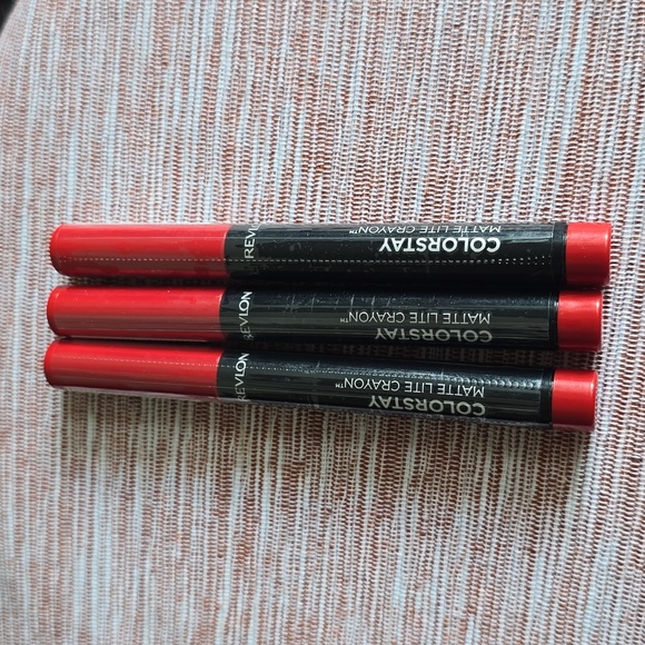 REVLON BRAND WOMENS COLORSTAY MATTE LITE LIP CRAYON BUNDLE OF 3 - Picture 7 of 10